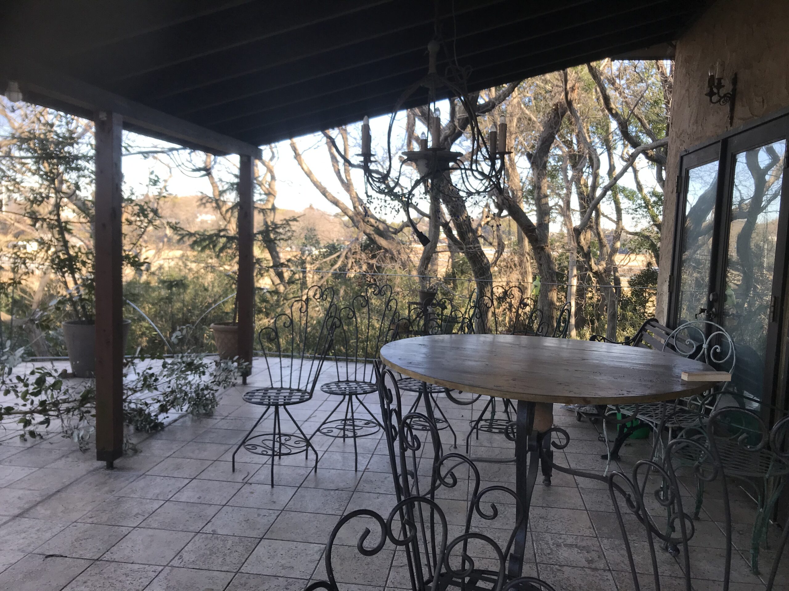 どでかいバルコニーのあるスタジオです。