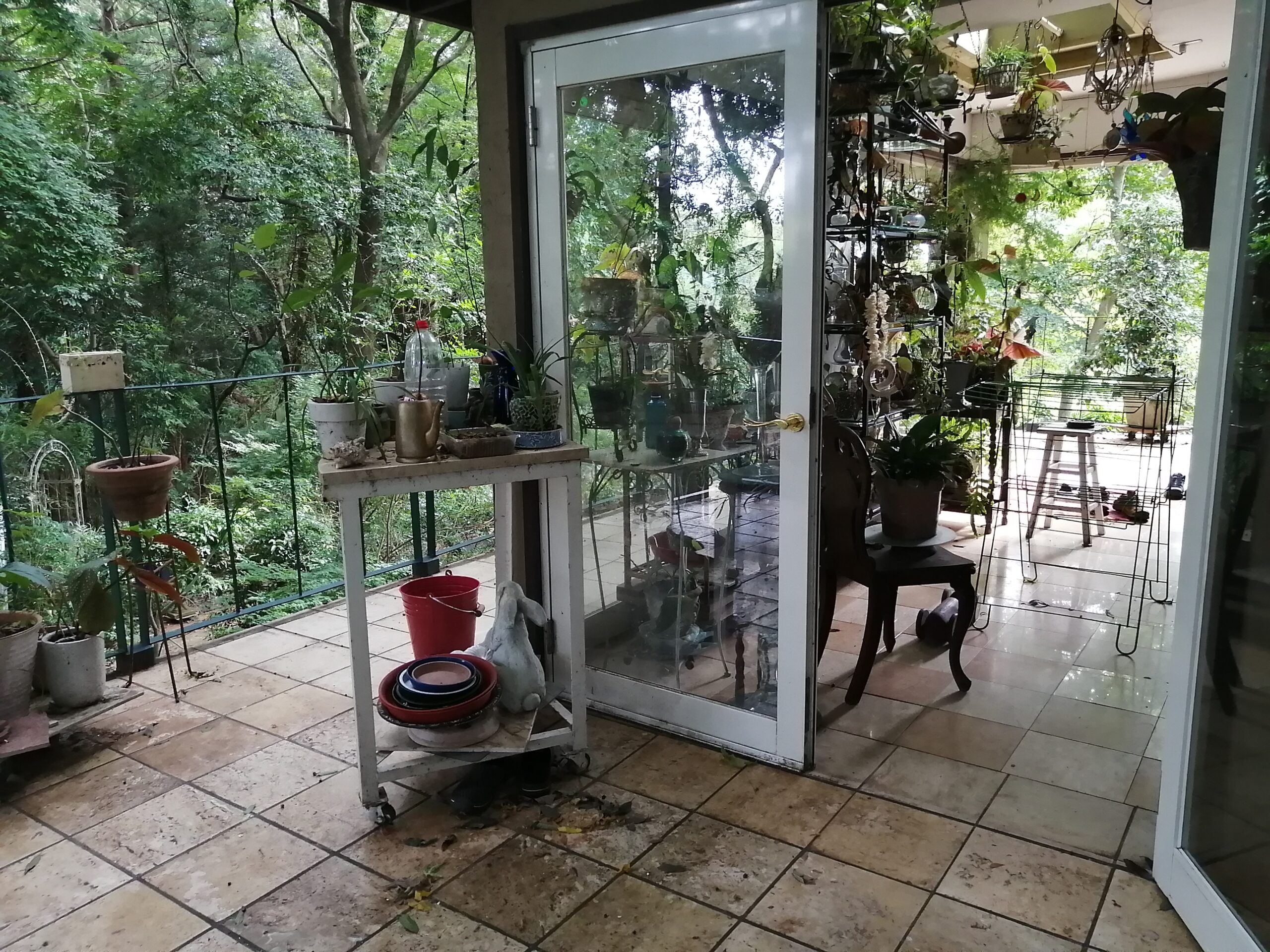 東西南北まるで回廊のようなバルコニー