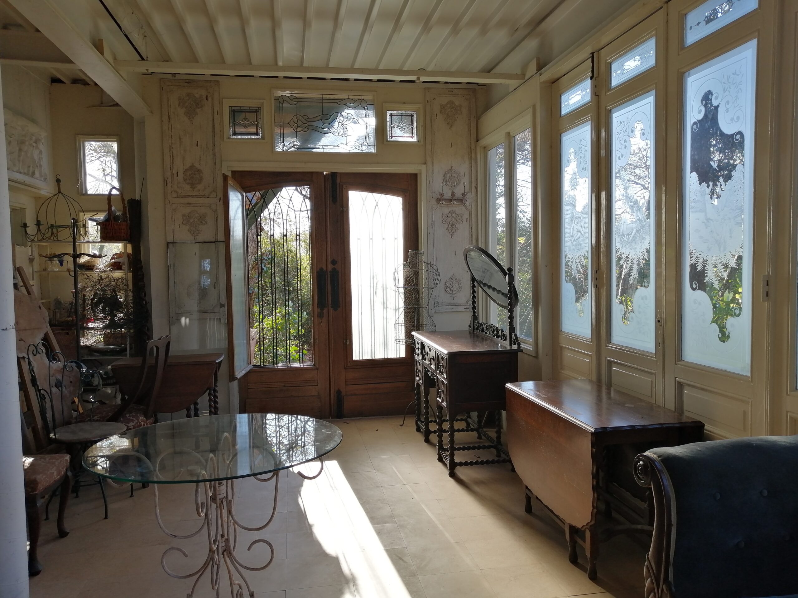 自然光で明るいスタジオ