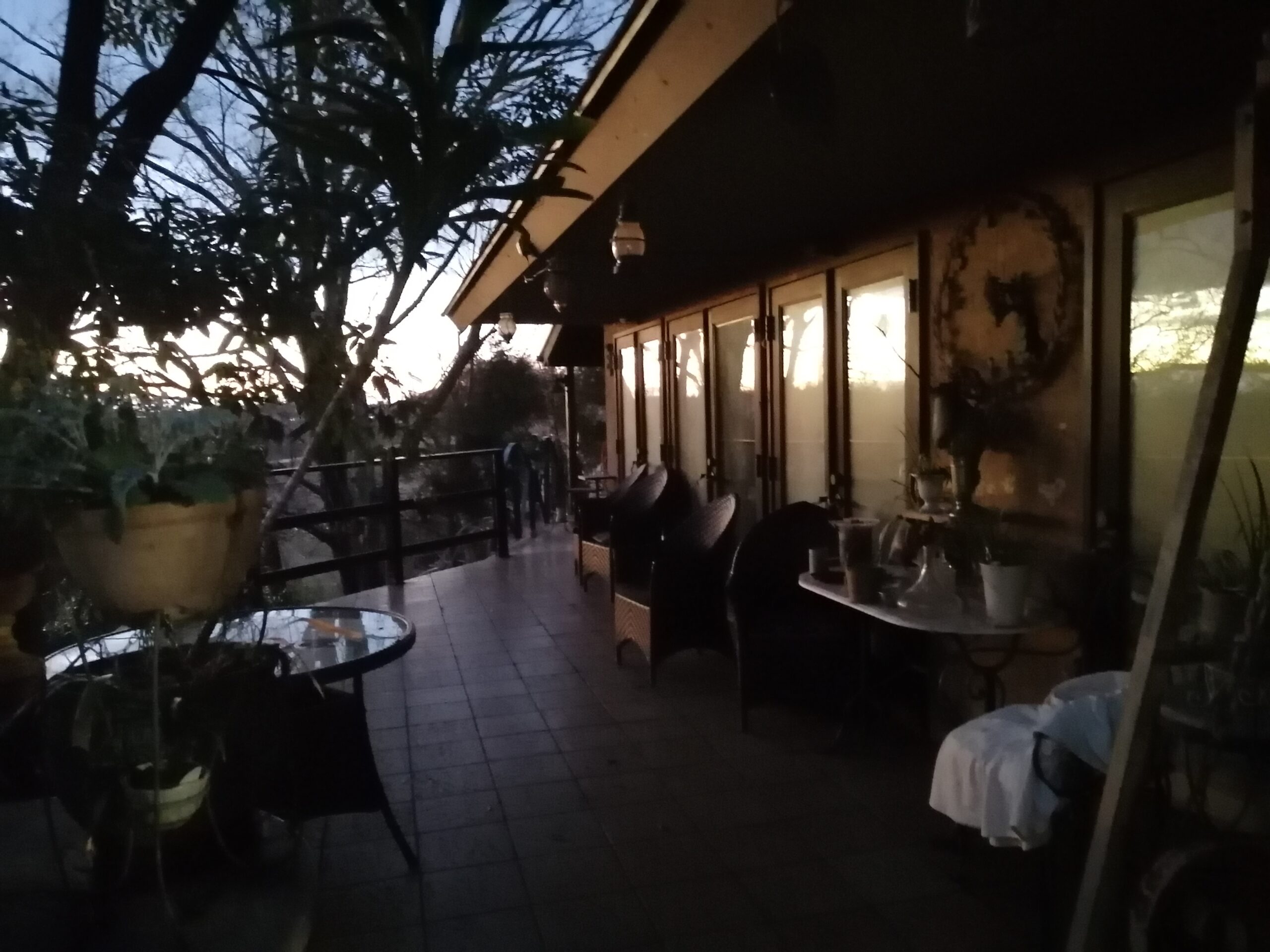ほのかな夕日の明るさ