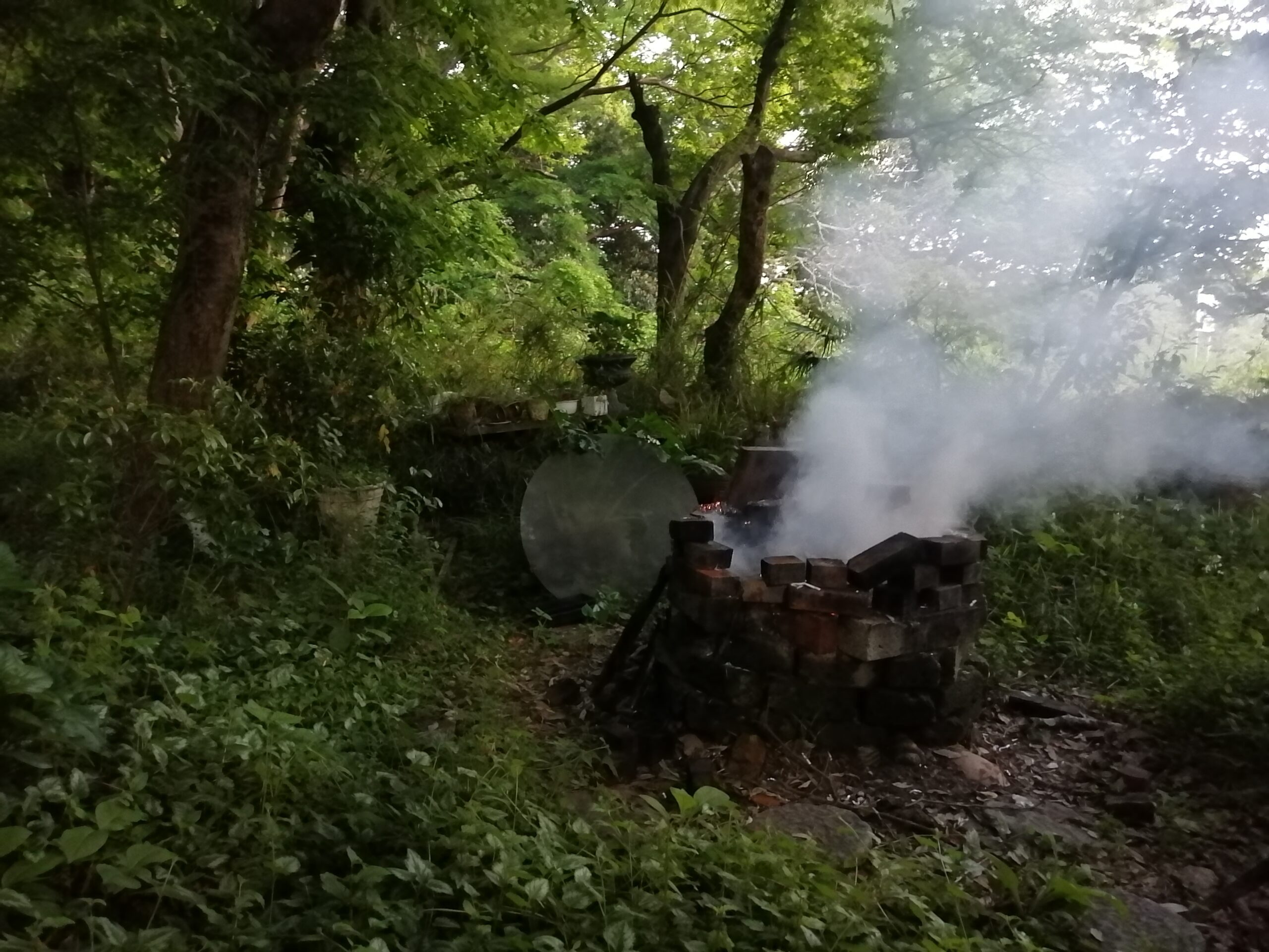 バーベキュウの煙